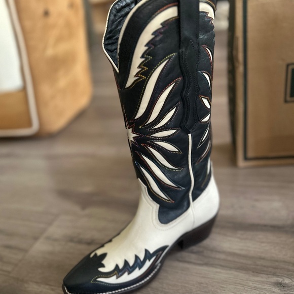 Tecovas Annie Star - Midnight/Antique White 8 - Picture 2 of 7